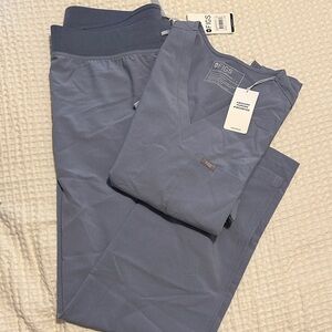 Figs women’s  Slate Blue set never worn, with tags!
